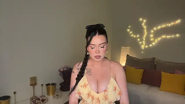 Snapshot of mistress_of_hearts chatting on July 11, 2026, 2:06 pm mistress of hearts online show from July 11, 2026, 2:06 pm