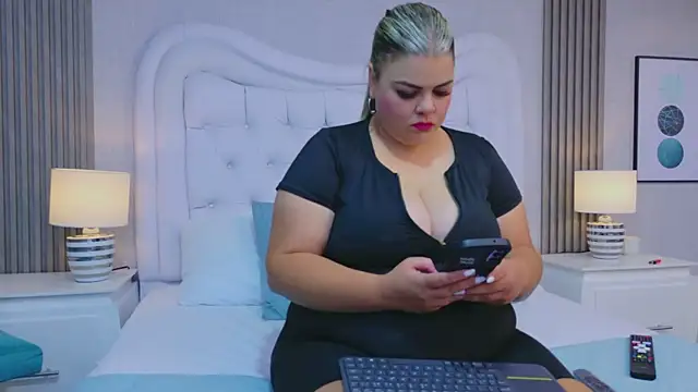 KiimBrooks online show from January 15, 2026, 11:02 am