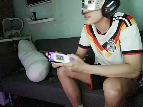 boyhigh1997 online show from March 29, 2026, 4:30 pm