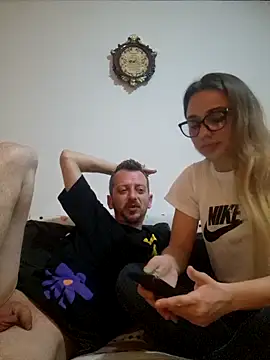 Snapshot of raducori chatting on March 14, 2026, 9:10 pm raducori online show from March 14, 2026, 9:10 pm