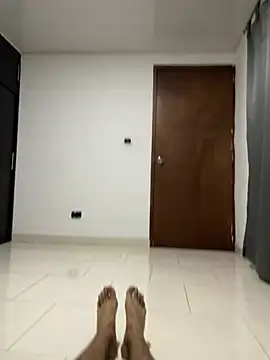 juanexfox online show from February 1, 2026, 10:52 pm