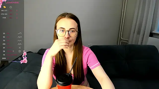 Snapshot of MewStella chatting on December 20, 2025, 3:31 am MewStella online show from December 20, 2025, 3:31 am