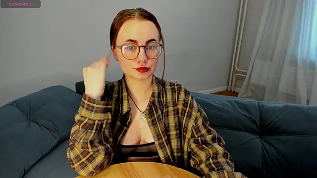 MewStella online show from April 15, 2026, 1:22 am