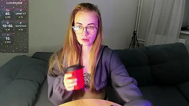 Snapshot of MewStella chatting on October 24, 2025, 11:37 pm MewStella online show from October 24, 2025, 11:37 pm