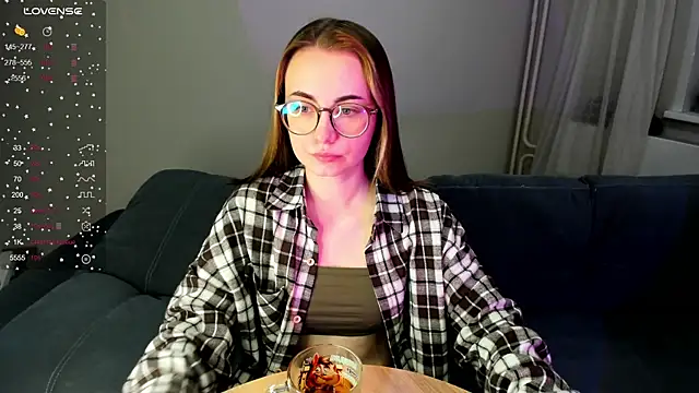 Snapshot of MewStella chatting on November 30, 2025, 9:48 pm MewStella online show from November 30, 2025, 9:48 pm