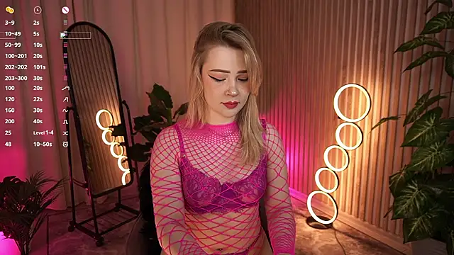 LauraWifeness online show from March 19, 2026, 6:02 am