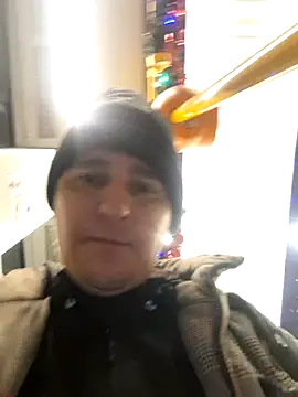 Snapshot of hugecock4u1990 chatting on January 7, 2026, 7:19 pm hugecock4u1990 online show from January 7, 2026, 7:19 pm