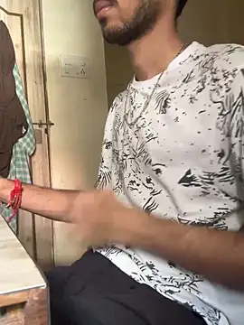 Snapshot of hoegupta chatting on October 12, 2025, 7:54 am hoegupta online show from October 12, 2025, 7:54 am