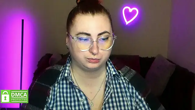 Alicia love00 online show from November 25, 2025, 6:25 am