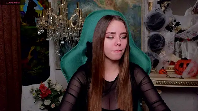 IvoryWood  online show from November 4, 2025, 5:06 pm