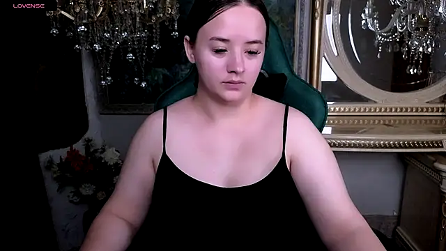 LaraBenson  online show from September 20, 2025, 10:09 am