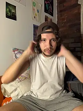 Snapshot of Luxx_14 chatting on November 4, 2025, 3:21 am Luxx 14 online show from November 4, 2025, 3:21 am