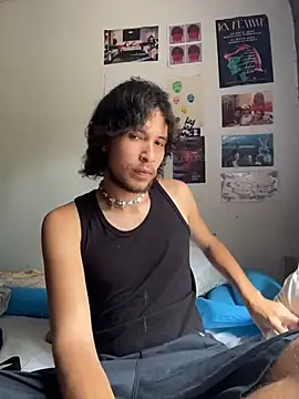Snapshot of Luxx_14 chatting on May 7, 2026, 5:16 pm Luxx 14 online show from May 7, 2026, 5:16 pm