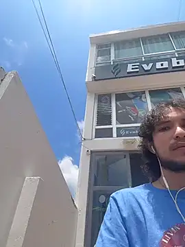 Snapshot of Luxx_14 chatting on March 19, 2026, 4:51 pm Luxx 14 online show from March 19, 2026, 4:51 pm