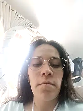 Isabella5 Brown  online show from November 1, 2025, 5:29 pm