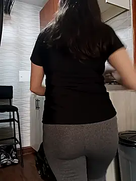 Isabella5 Brown  online show from February 12, 2026, 7:46 pm