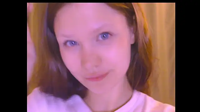 Snapshot of Lunliss chatting on April 19, 2026, 5:36 pm Lunliss online show from April 19, 2026, 5:36 pm