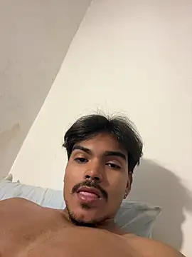 Snapshot of pretoboom14 chatting on March 29, 2026, 8:43 pm pretoboom14 online show from March 29, 2026, 8:43 pm