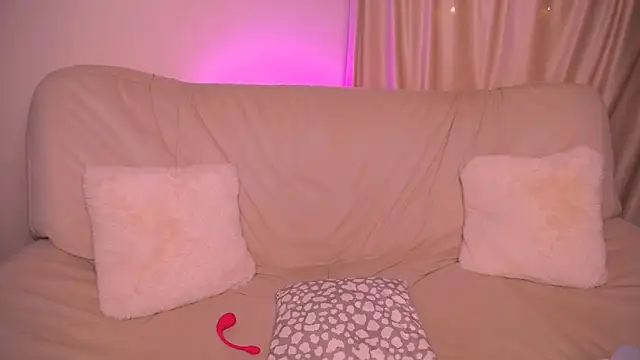 CindySparkl online show from June 12, 2026, 4:10 am