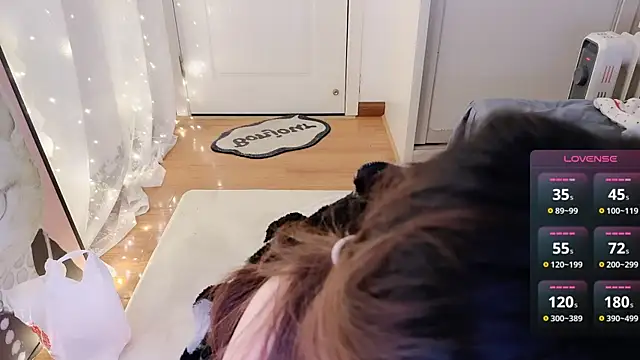 charlotte520 online show from October 30, 2025, 1:15 am