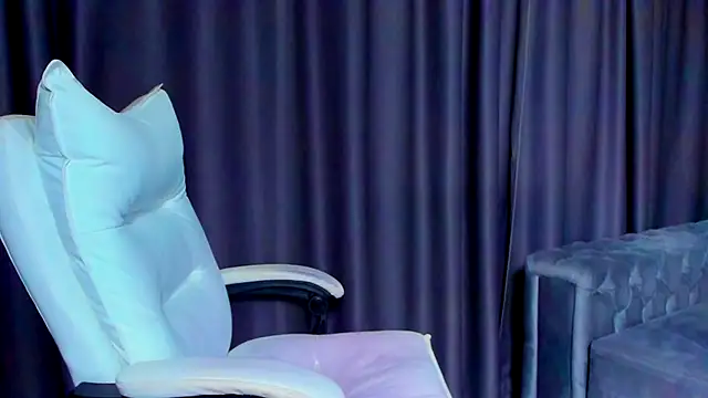 DevashaQueenX online show from October 21, 2025, 7:08 am