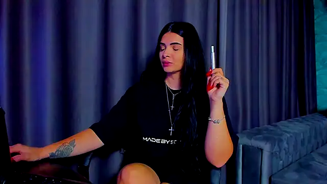 DevashaQueenX online show from December 3, 2025, 9:47 pm