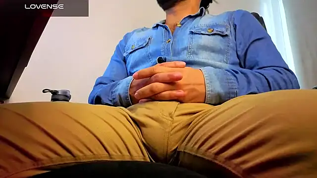 Ernesto-Rodriguez82 online show from April 17, 2026, 1:25 pm