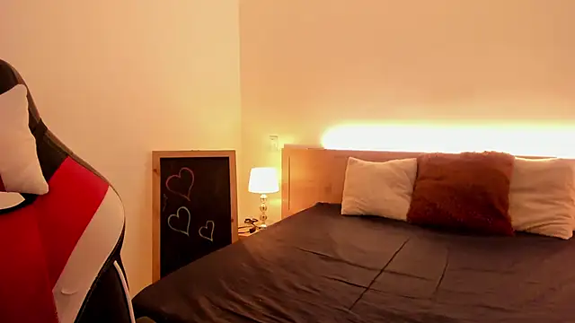 Dakota Mars online show from November 19, 2025, 7:36 pm