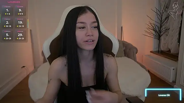 FataleNellie online show from April 28, 2026, 8:57 pm