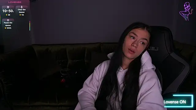 FataleNellie online show from December 1, 2025, 9:48 pm