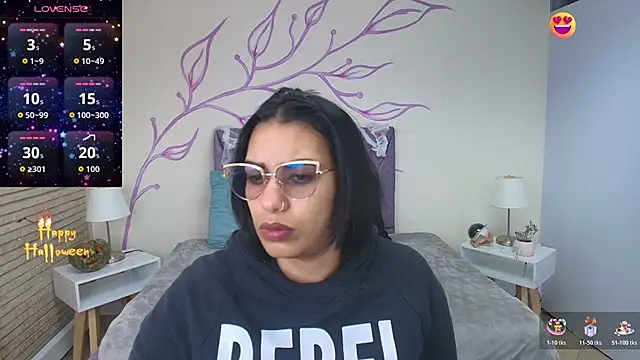 Lia Blake  online show from November 1, 2025, 12:43 pm