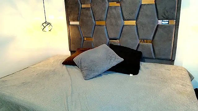 Lia Blake  online show from April 7, 2026, 11:56 am