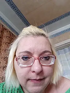 VikaKing online show from April 14, 2026, 9:25 am