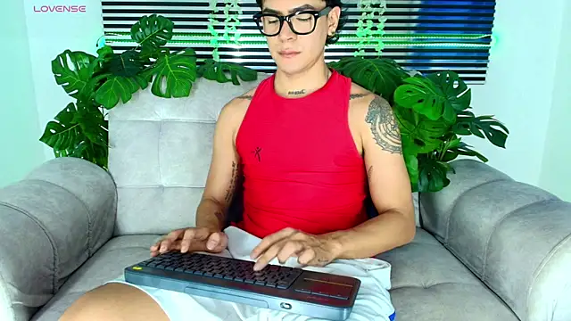 CamiiGuzmanX online show from March 6, 2026, 8:59 pm