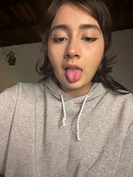 kaori 77 online show from December 2, 2025, 3:19 am