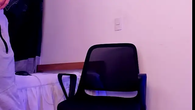 axel davis  online show from October 30, 2025, 1:26 am