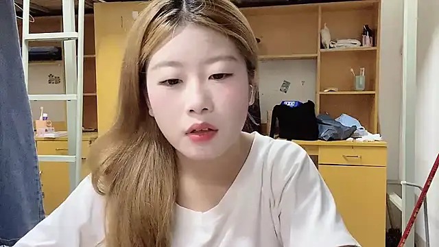 xiaoyan1314 online show from September 9, 2025, 12:14 pm