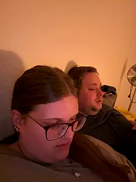 CurvyPaar2 online show from September 12, 2025, 7:46 pm