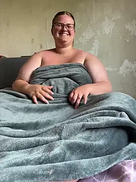 CurvyPaar2 online show from May 31, 2026, 2:23 pm