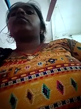 Snapshot of Hot_crety chatting on October 31, 2025, 8:44 am Hot crety online show from October 31, 2025, 8:44 am