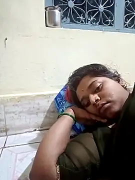 Snapshot of Hot_crety chatting on October 15, 2025, 11:46 pm Hot crety online show from October 15, 2025, 11:46 pm