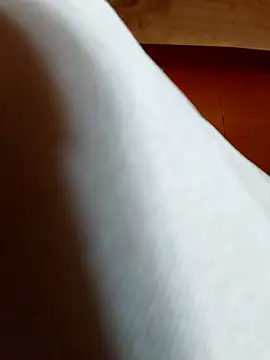 meomeocute online show from November 6, 2025, 4:49 am