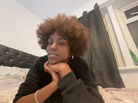 Snapshot of MissAngel-05 chatting on October 7, 2025, 7:59 pm MissAngel-05 online show from October 7, 2025, 7:59 pm