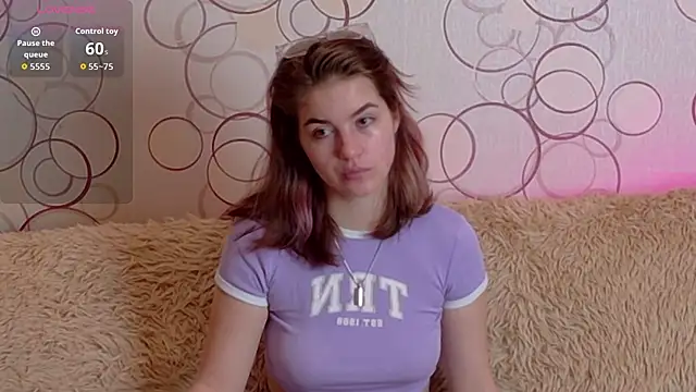 Snapshot of ElzaBlis chatting on September 14, 2025, 1:22 pm ElzaBlis online show from September 14, 2025, 1:22 pm