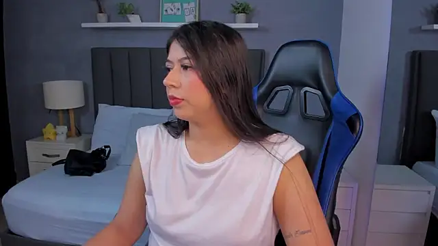 Snapshot of anagil_ chatting on January 17, 2026, 2:09 pm anagil online show from January 17, 2026, 2:09 pm