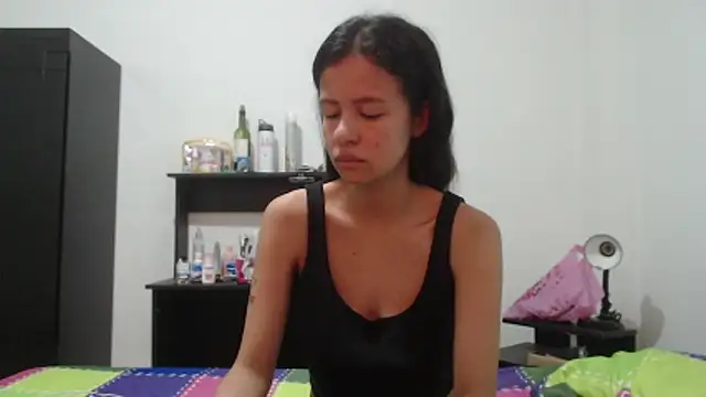 nathaly jones  online show from May 13, 2026, 12:12 pm