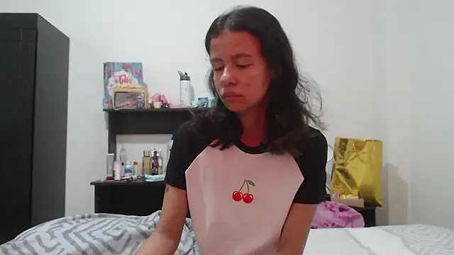 nathaly jones  online show from June 3, 2026, 12:17 pm