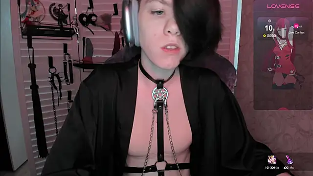 aestheticbeing online show from September 15, 2025, 12:05 pm