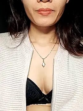 Hinna x online show from November 3, 2025, 8:56 pm