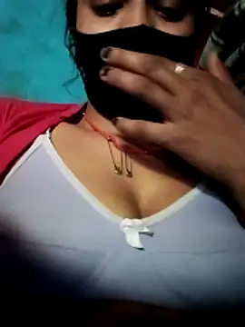kajalbhabhi44 online show from May 7, 2026, 7:23 am